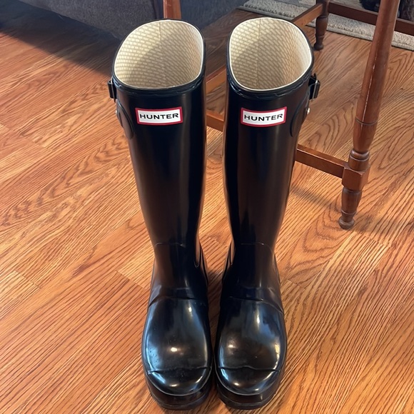Hunter brand- Black Tall Women’s Rainboots - Picture 3 of 4
